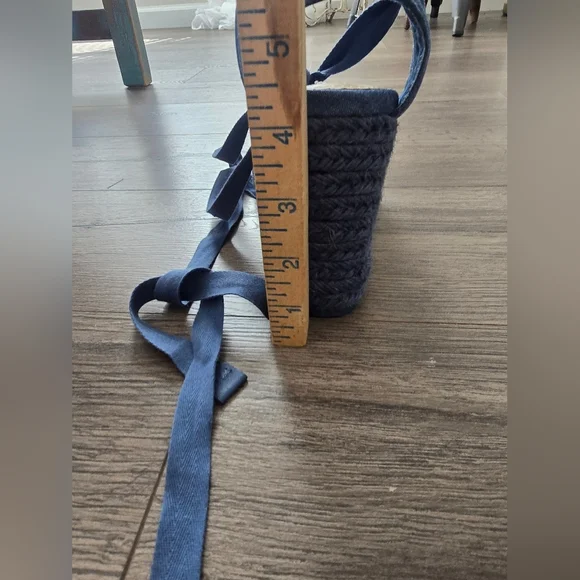Draper James Lace Up Espadrilles Olivia Chambray NWOB Size 9 - Picture 9 of 9